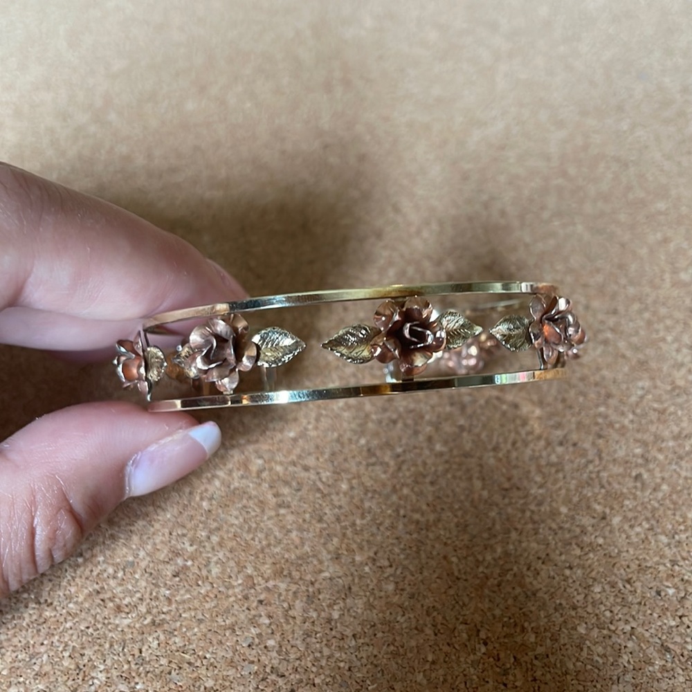 Kremente Bangle Bracelet